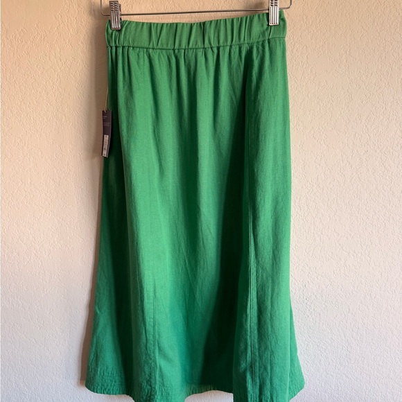 Green Button-Front Midi Skirt - Picture 2 of 5